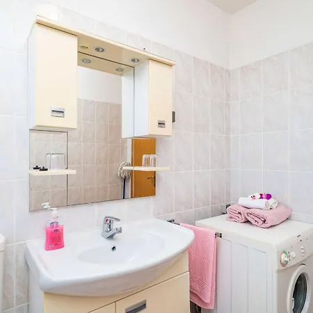 Bobi - Three Bedroom With Balcony And Sea View * Slano