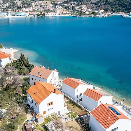 Bobi - Three Bedroom With Balcony And Sea View